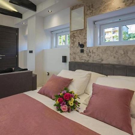 Apartment Royal Studio غييكا المظهر الخارجي الصورة